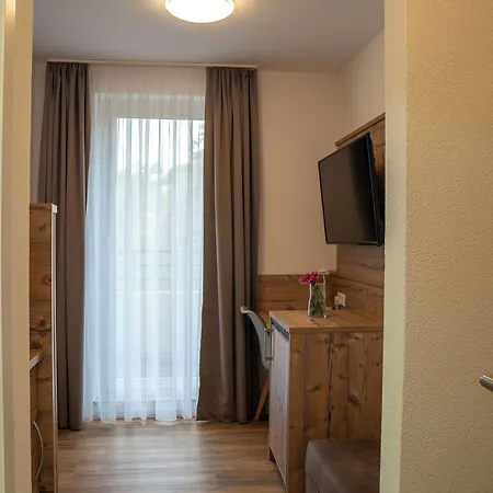 Post Mit Klimaanlage 3*